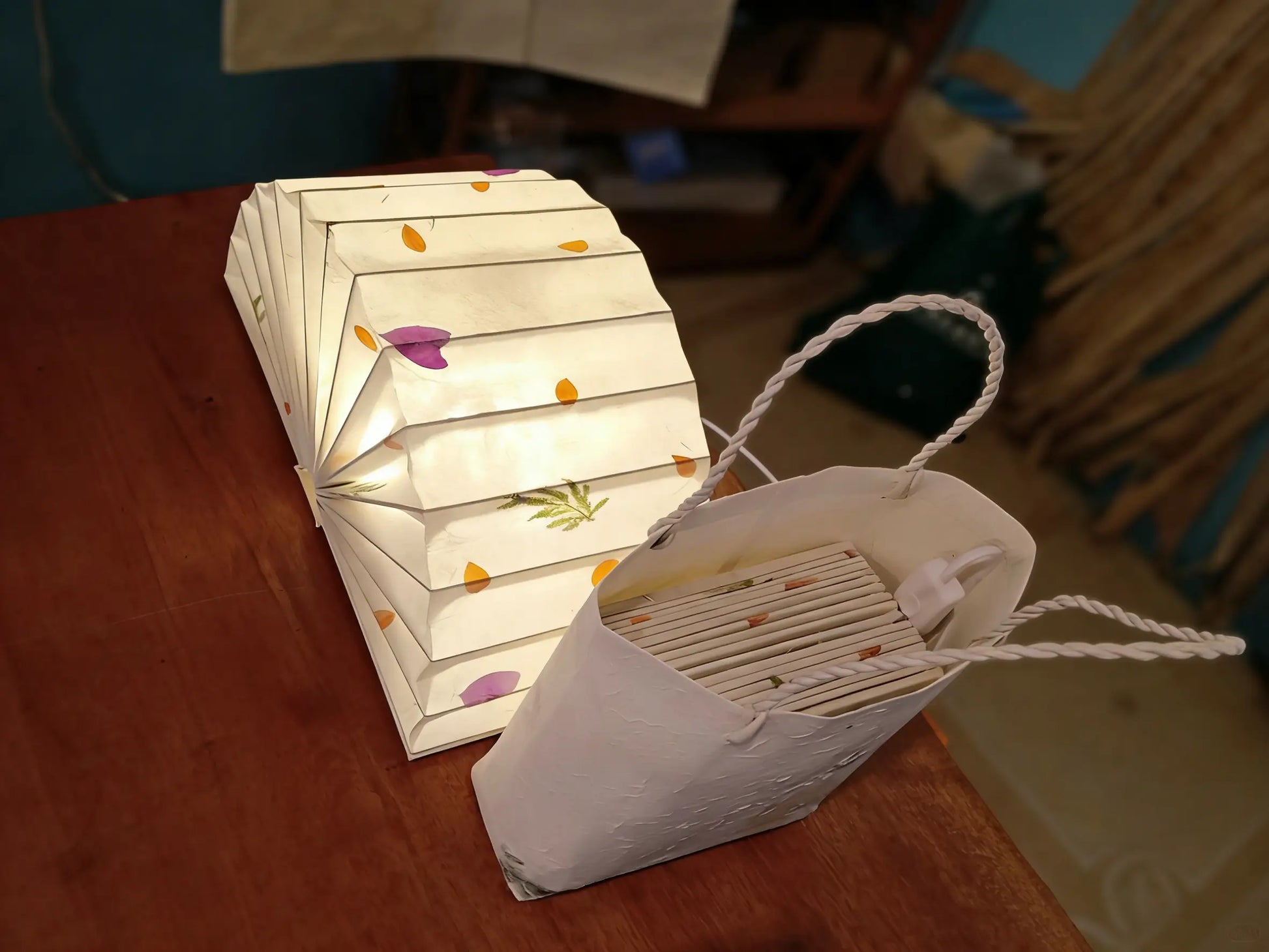 Folding Book Lamp ¨C Heritage Mulberry Bark Paper Table Lamp, Handcrafted Traditional Chinese Lighting