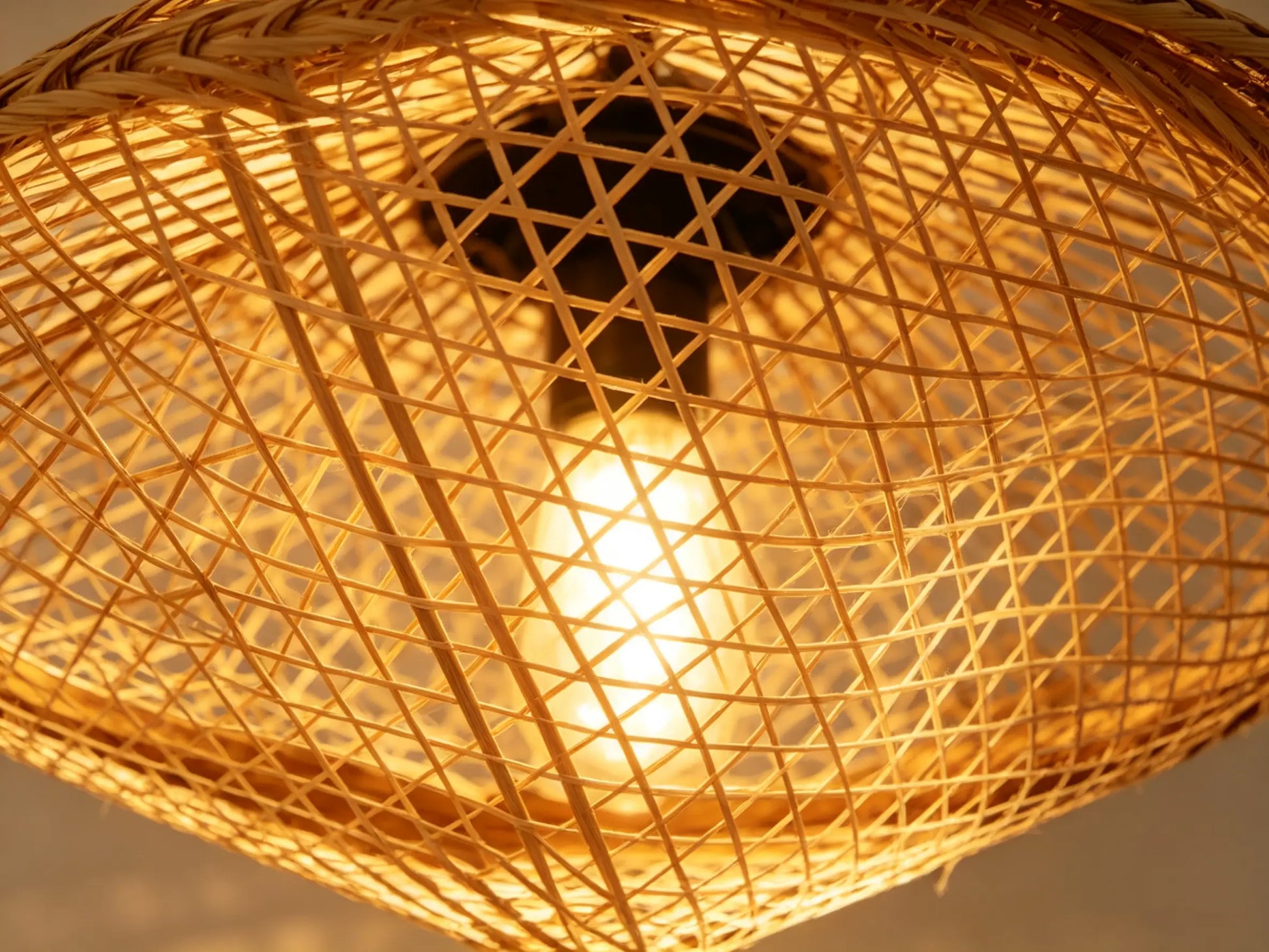 Flying Saucer Lamp ¨C Heritage Handwoven Bamboo Pendant Light, Traditional Chinese Bamboo Lighting