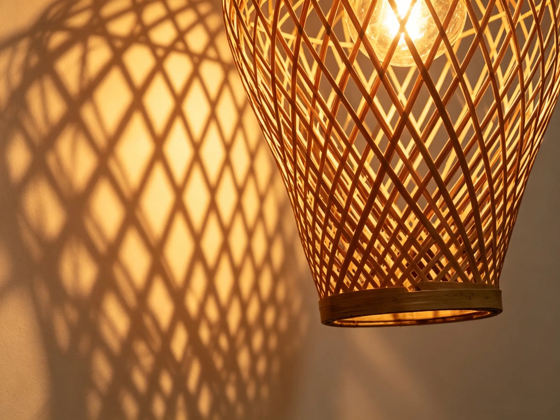 Vase Lamp ¨C Heritage Handwoven Bamboo Pendant Light, Traditional Chinese Bamboo Vase Lighting